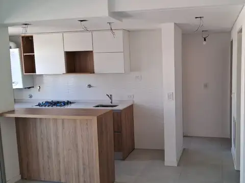 Avenida Rivadavia 15800, Piso 1