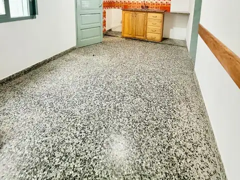 Depto Tipo Casa en Alquiler en Mariano Moreno, $ 1.350.000