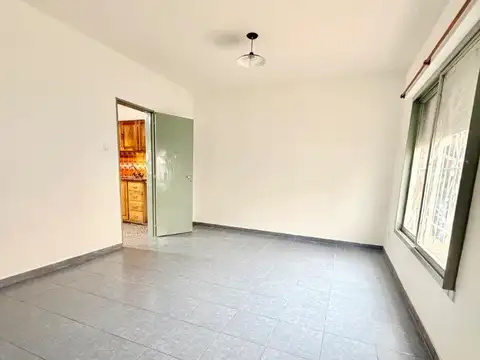 Teniente Olmos 100