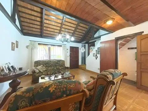 Casa en Venta con 1 cochera