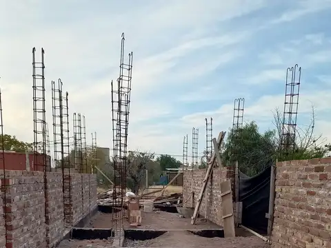 Casa 3 ambientes con 2 baños