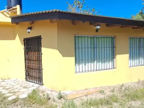 Casa 3 ambientes con 2 baños