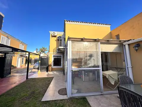 Venta Casa en barrio con porton 4 ambientes Muñiz