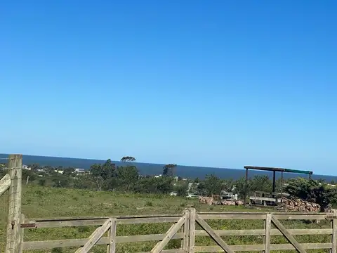 Casa en Alquiler con 4 cocheras