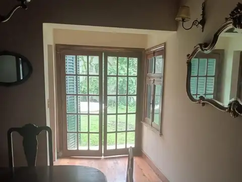 Casa 5 ambientes con 2 baños