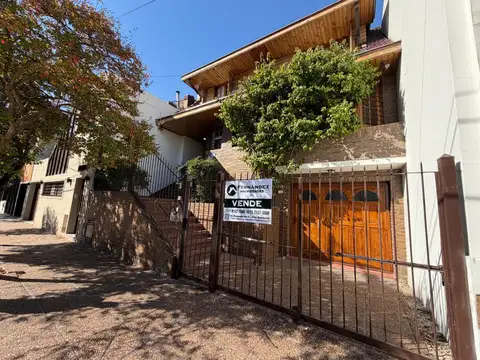 Venta de Casa de 5 ambientes en Quinta Galli - Avellaneda