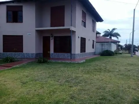 CHALET 4 AMBIENTES ZONA FARO NORTE