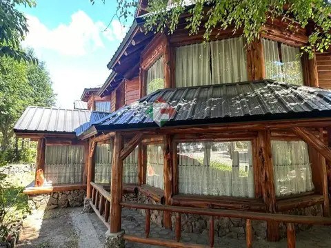 Hermoso complejo estilo rústico  ubicado en el km 6 de la Av. Bustillo