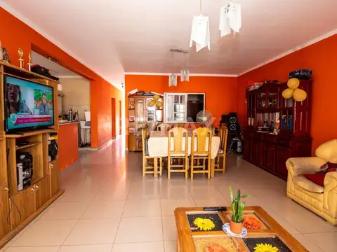 Zona Sur. B° Ampliación Bancario. Mza 463A. Casa 100