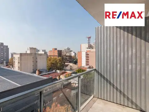 Departamento con cochera en venta en Saenz Peña
