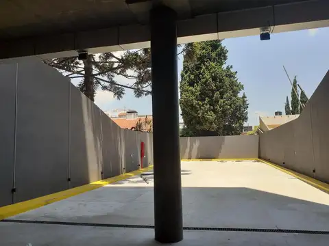 Alquiler de oficinas al frente y contrafrente, en Ramos Mejía - Diferentes pisos