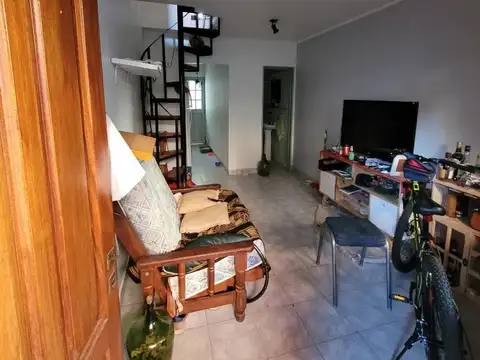 Depto Tipo Casa 3 ambientes con 1 baño