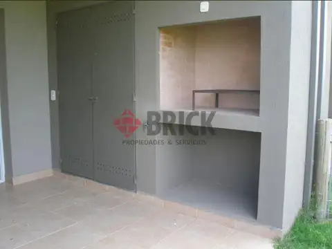 Monoambiente con jardín y cochera - Condominio La Madrugada