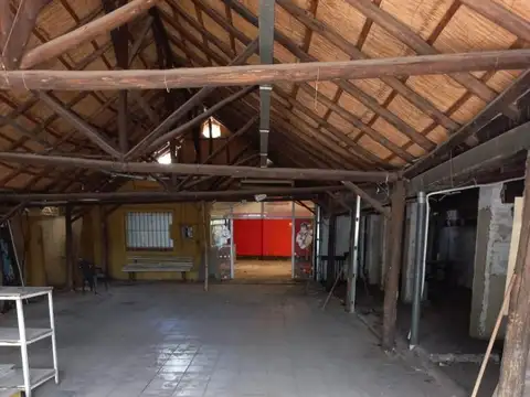 LOCAL CON MEJORAS