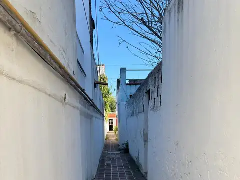 VENTA- Departamento de pasillo en Urquiza al 4200