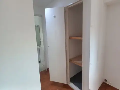 ALQUILER - Dpto 2 AMB AMPLIO - Flores