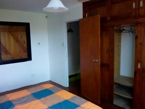 Casa 8 ambientes con 3 baños