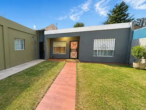 Depto Tipo Casa 4 ambientes con 2 baños