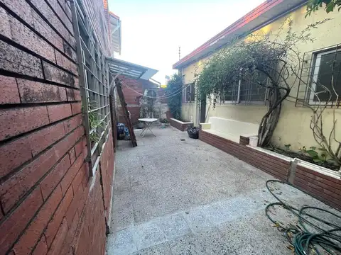 Alquilo Casa de 3 Ambientes en Palomar con Patio F: 9594