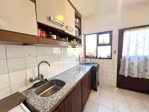 Acogedora Casa de 3 Dormitorios en Barrio La Sonrisa, Ideal para la Familia