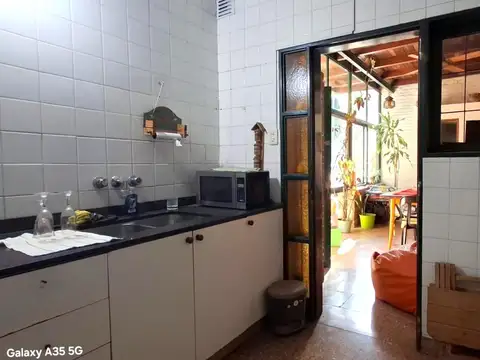 Casa 5 ambientes con 2 baños