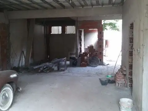 IMPORTANTE CASA MINIMALISTA A TERMINAR