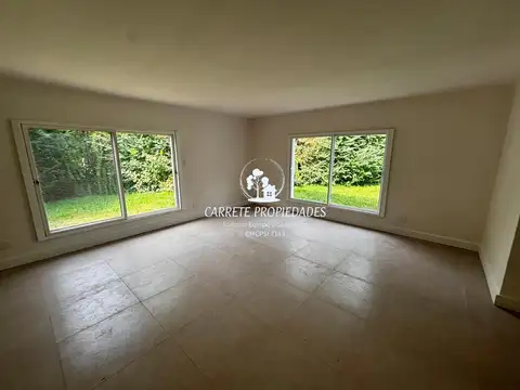 Casa en Venta con 3 cocheras