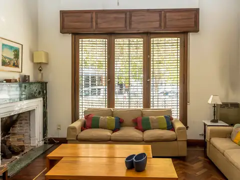 Casa 11 ambientes con 7 baños