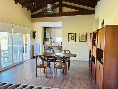 Casa en Alquiler en Chacras De La Cruz, USD 1.700