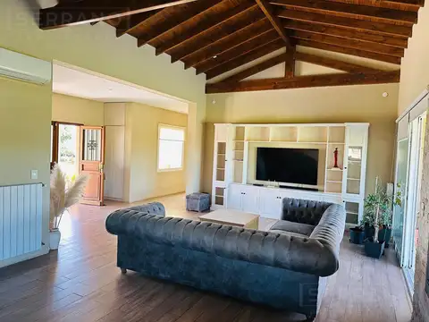 Casa 4 ambientes con 3 baños