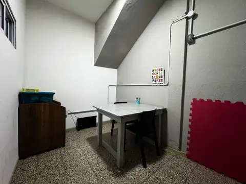 VENTA PROPIEDAD 4 AMBIENTES C/PATIO EN SOLANO