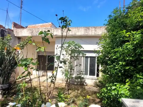 CASA 4 AMBIENTES SOURIGUES LA PLATA  APTO CRÉDITO