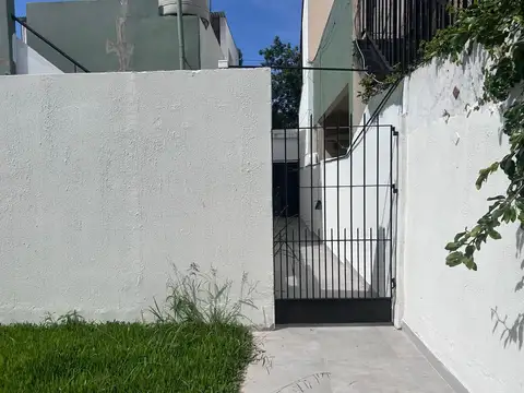 Depto Tipo Casa en Venta al Este