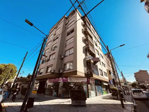 Alquiler Departamento 4 ambientes cochera cubierta centrico  Villa Ballester