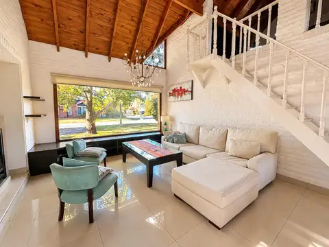 Casa en Venta con 7 cocheras