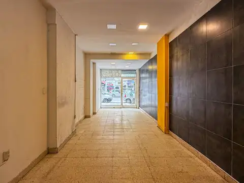 Venta Local Comercial Plaza Colón con Depósito