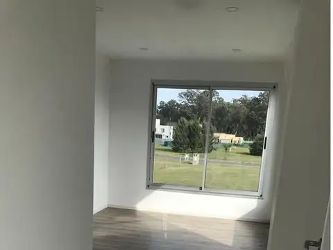 Casa en Venta en Berazategui, USD 270.000