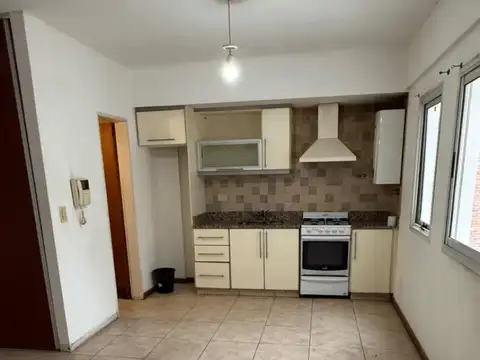 Departamento en Alquiler en Morón, $ 300.000