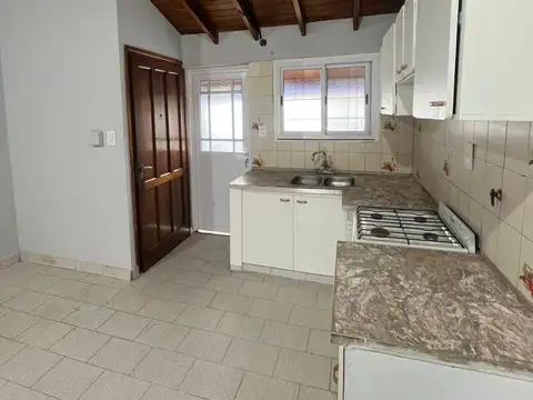 Excelente departamento de 3 ambientes en alquiler Ituzaingó Norte