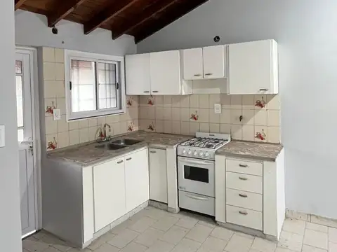 Bacacay 600, Piso 1