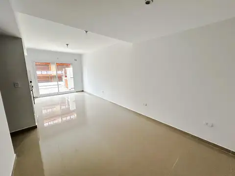 Departamento 4 ambientes con terraza, 2° A, Moreno 4725- Caseros