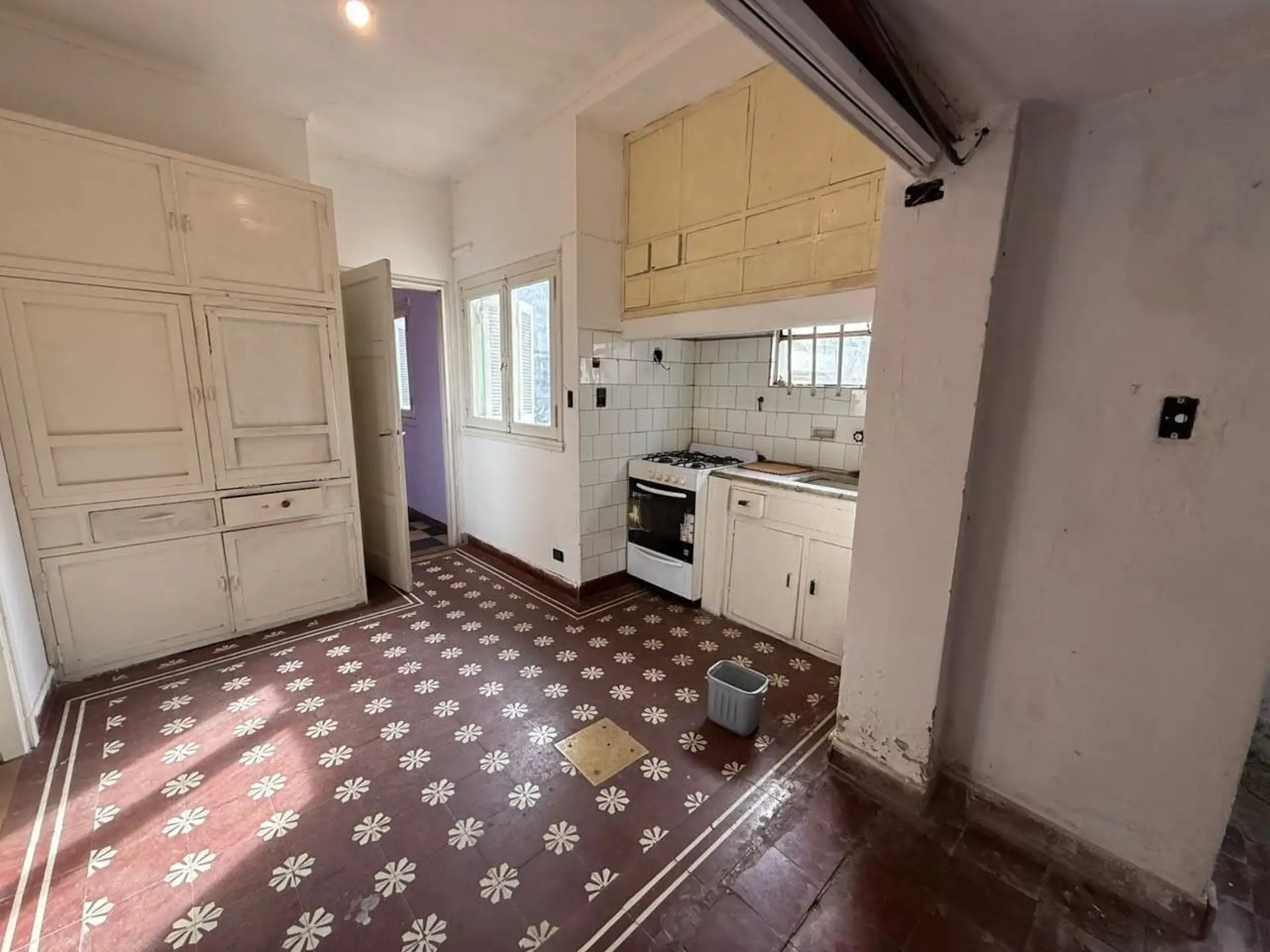 Venta PH 3 ambientes Independiente. A reciclar. Zona San Jose