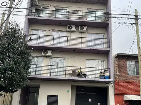 Venta de Cochera Descubierta en Wilde  