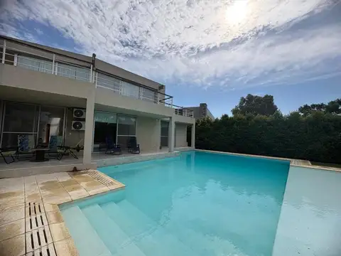 CASA EN ALQUILER PERMANENTE HARAS SANTA MARIA