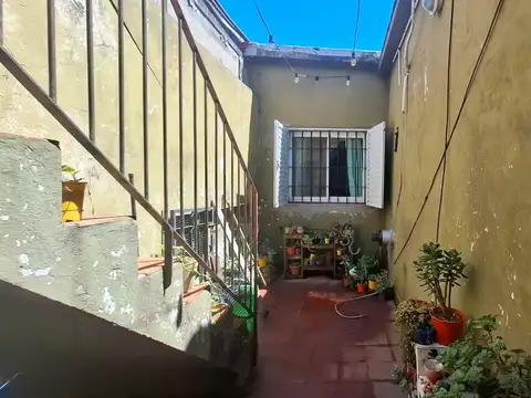 venta de casa 3 ambientes en Haedo con terraza