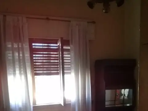 CASA  4 AMBIENTES RAMOS MEJIA OPORTUNIDAD