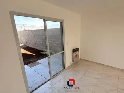 Casa 3 ambientes con 2 baños