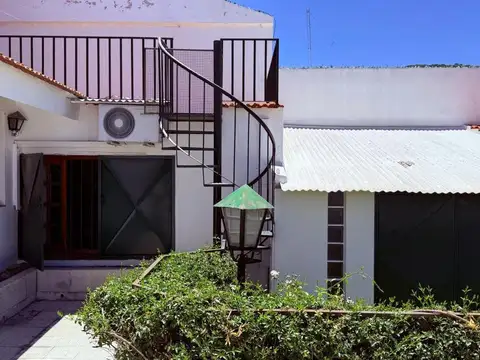 Casa 5 ambientes con 5 baños