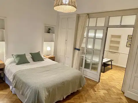 Adorable y tranquilo departamento Art Déco. Incluye internet y cable.