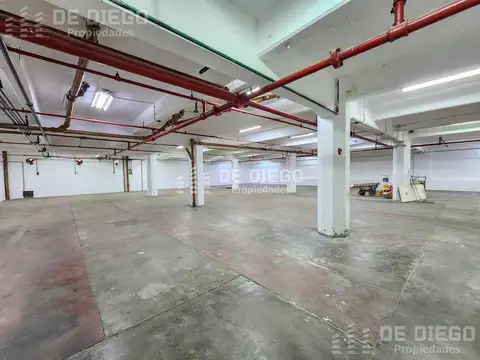 Alquiler Depósito 1000 M2 con rociadores / sprinklers en predio con seguridad Hurlingham